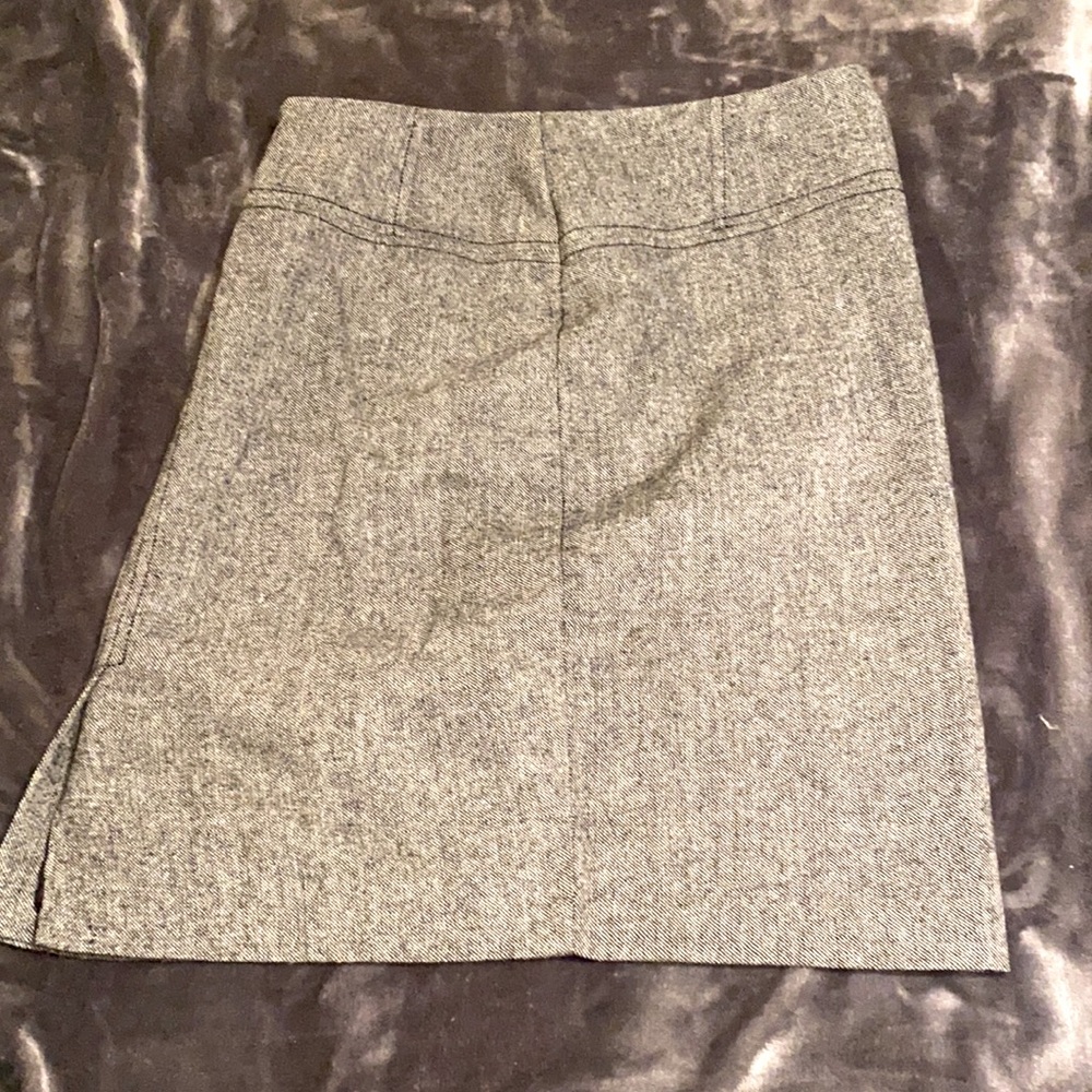 New York & Company Skirt, stretch size 6